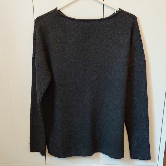 Denver Hayes Dark Gray Crew Neck Sweater - Picture 4 of 4